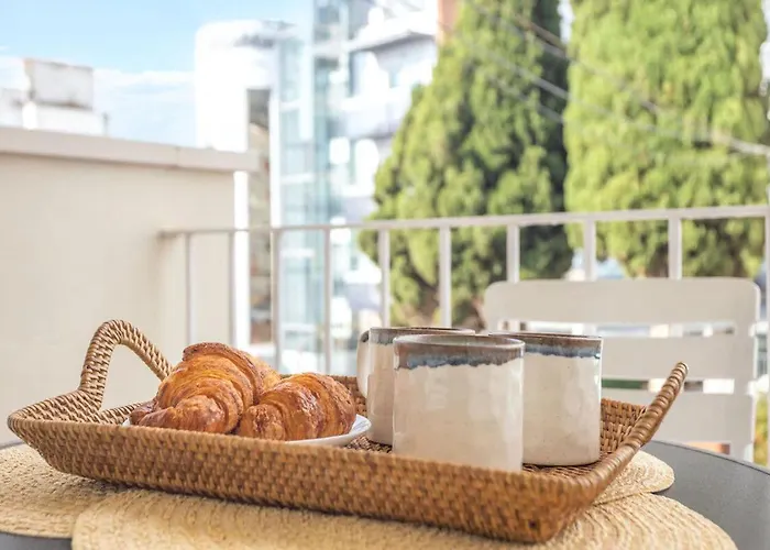 Luminoso En A Un Paso De La Playa Apartment *